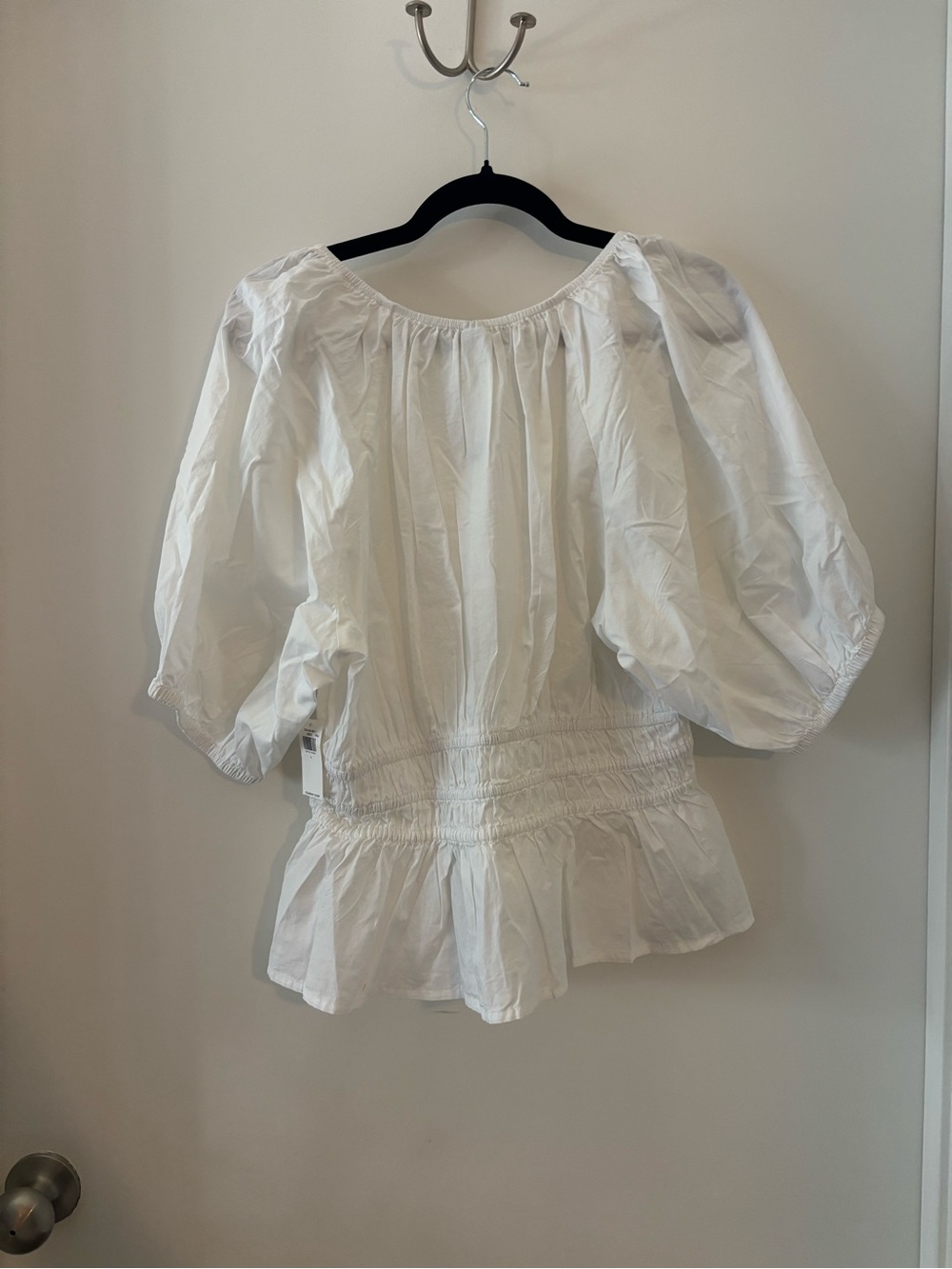 Old Navy White V-Neck Smocked Peplum Blouse - Picture 5 of 5